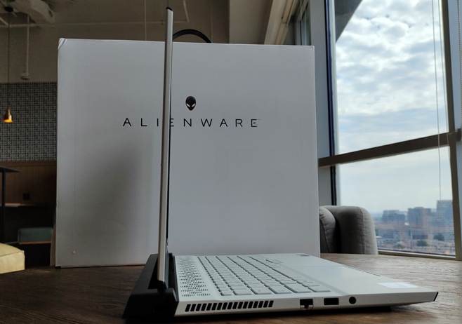 测试Alienware m17 R3：散热好一切皆王道